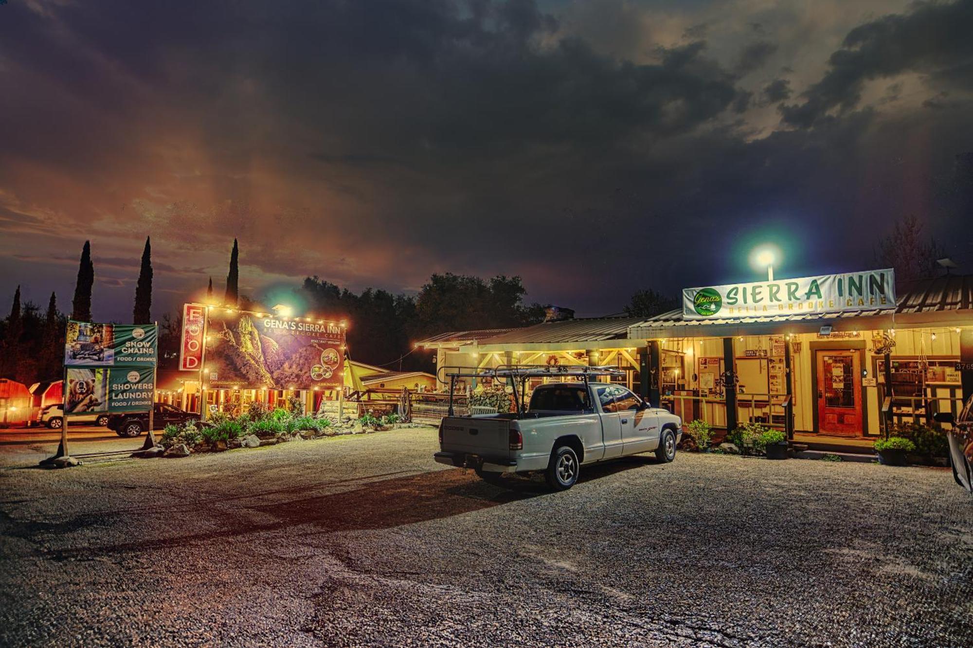 Genas'S Sierra Inn & Restaurant Dunlap Kültér fotó